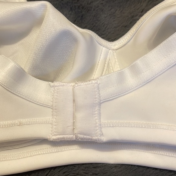 NEW - WonderBra 2483 - White - Wire Free - 36 C - Picture 7 of 14